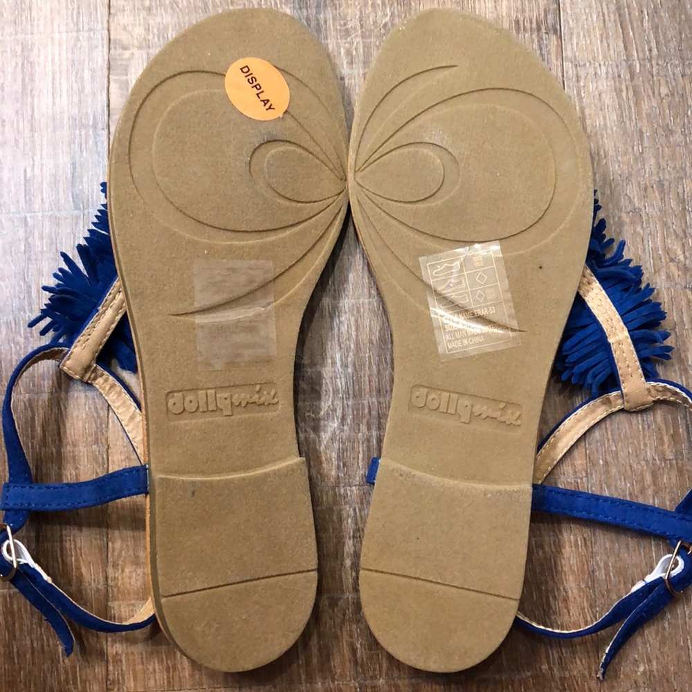 Fun blue flip flops! - Picture 3 of 6